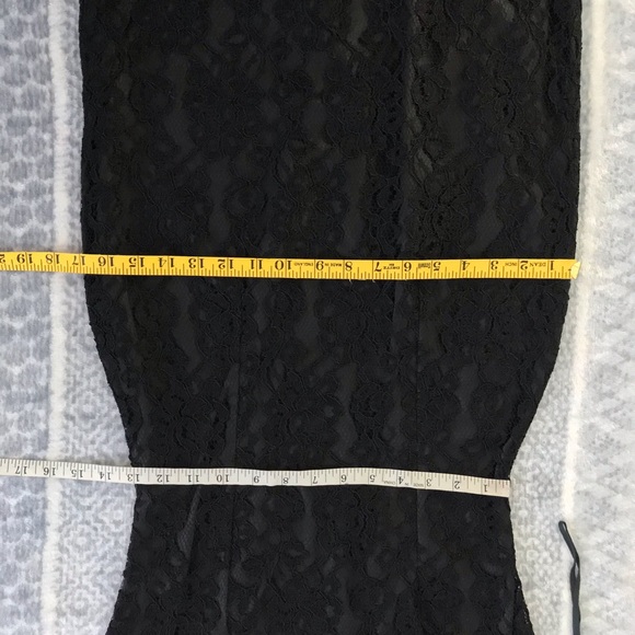 Expo Nite Sleeveless Fitted Lace Lined Dress Size 4 Knee Length Back Zipper - Picture 13 of 14